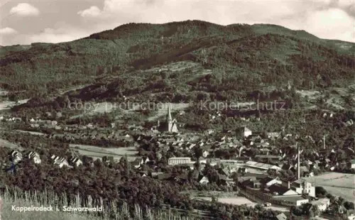 AK / Ansichtskarte Kappelrodeck Ortenaukreis BW Schwarzwald Stadtpanorama Kirche Dorf Berghang Wald Weinberge