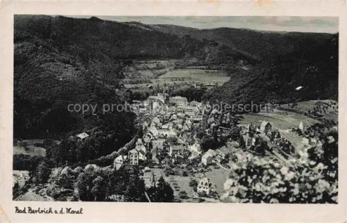 AK / Ansichtskarte Bad Bertrich Rheinland-Pfalz Mosel Tal Stadtansicht Berge Wald Haeuser Kurort Vogelperspektive