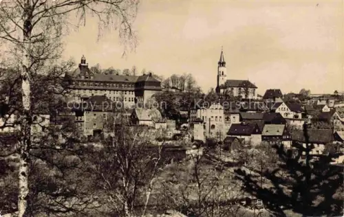AK / Ansichtskarte Hartenstein Zwickau Erzgebirge Sachsen Paul-Fleming-Schule Kirche Erzgebirge Schloss Haeuser Baeume Stadtansicht