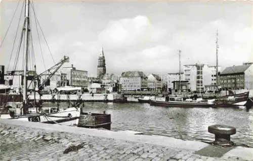 AK / Ansichtskarte KIEL  CITY Bootshafen Hafen Kran Boote Schiffe Kai Kirche Stadtansicht