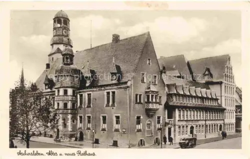 AK / Ansichtskarte Aschersleben Sachsen-Anhalt Rathaus Altes-Rathaus Neues-Rathaus Turm Platz Auto Fachwerk Renaissanceturm
