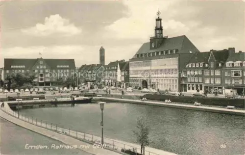 AK / Ansichtskarte EMDEN  Ostfriesland Rathaus Delft Kanal Stadtpanorama Autos Kirchturm Baenke