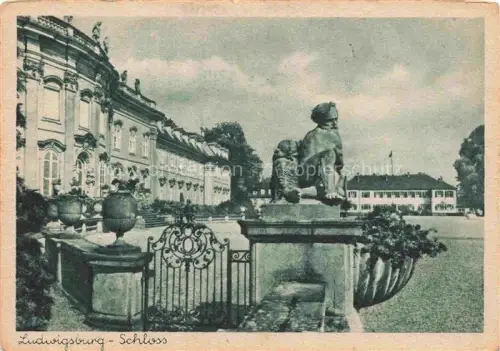 AK / Ansichtskarte LUDWIGSBURG  BW Schloss Barockschloss Schlosshof Skulptur Loewe Brunnen Schlossfluegel