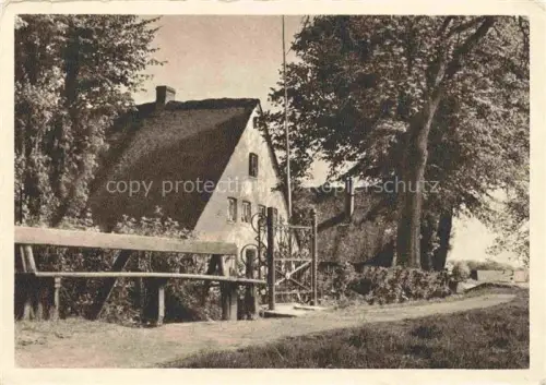 AK / Ansichtskarte WEDEL  Holstein Pinneberg HAMBURG Schleswig-Holstein Wedeler-Marsch reetgedecktes-Haus Eingangstor Baeume Weg Bauernhof Landschaft