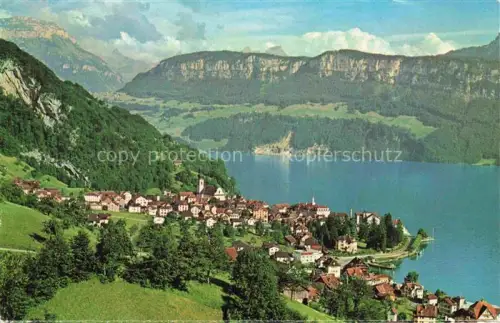 AK / Ansichtskarte Gersau Vierwaldstaettersee SZ Gersau Vierwaldstaettersee See Berge Ortschaft Kirche Felswand