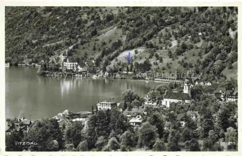 AK / Ansichtskarte Vitznau Witznau Vierwaldstaettersee LU Vierwaldstaettersee Kirche Dorf Schloss Wald Huegel