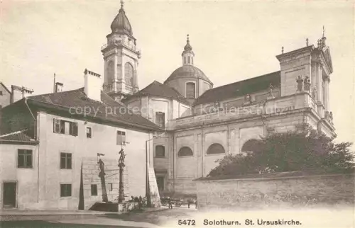 AK / Ansichtskarte Solothurn Soleure SO St-Ursuskirche Kathedrale Dom Brunnen Platz Tuerme Kuppel Fassade