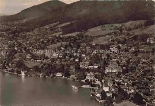 AK / Ansichtskarte Oberhofen Thunersee BE Fliegeraufnahme Thunersee Schloss Dorf Seeufer Dampfer Villen Wald