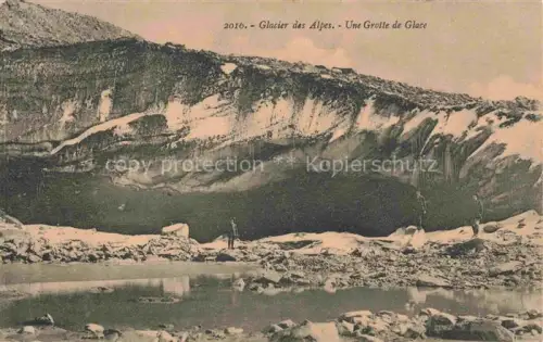 AK / Ansichtskarte Gletscher Ferner Glacier Glaciar Ghiacciaio-- Alpes Une Grotte de Glace 