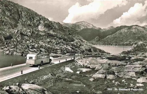 AK / Ansichtskarte Postbus Postauto Omnibus St. Gotthard Passhoehe 