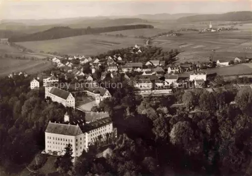 AK / Ansichtskarte Heiligenberg Baden Bodenseekreis BW Schloss Ort Bodensee Huegellandschaft Felder Wald Luftbild