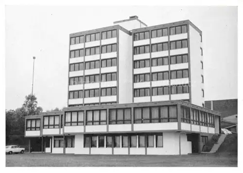AK / Ansichtskarte Haus Lerbach Bergisch Gladbach Landesturnschule Rheinischer-Turnerbund Hochhaus Stadion Sportanlage