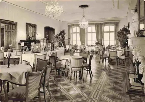 AK / Ansichtskarte Langenargen Bodensee Spiegelsaal Kurhaus-Schloss-Montfort Kristallleuchter Restaurant Stuckdecke Parkett Statue Piano