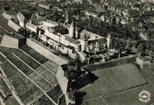 AK / Ansichtskarte Heidingsfeld WueRZBURG Festung-Marienberg Luftbild Weinberge Burganlage Festungsmauer Tuerme