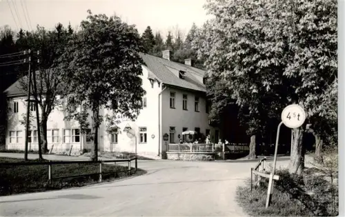 AK / Ansichtskarte Gruberau Wienerwald Niederoesterreich AT Gastwirtschaft Schuastanazl Gasthaus Baeume Strasse Terrasse Gewichtsbeschraenkung