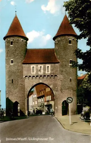AK / Ansichtskarte DueLMEN NRW Luedinghauser-Tor Stadttor Tuerme Backstein Strasse Fahrraeder