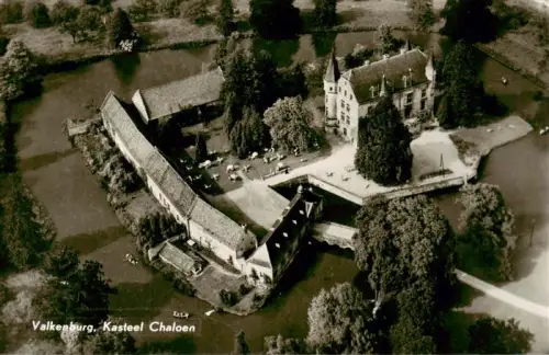 AK / Ansichtskarte Valkenburg aan de Geul Maastricht Limburg NL Kasteel-Chaloen Schloss Luftbild Felder Baeume Graben