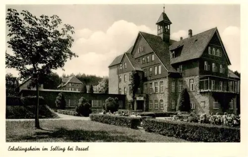AK / Ansichtskarte Dassel  Solling Northeim Niedersachsen Erholungsheim Solling Gutshaus Garten Terrasse Turm Hecke Baeume