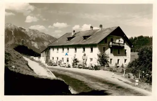 AK / Ansichtskarte Gries  Bozen BOLZANO Suedtirol IT Gasthof Pension Alpenhaus Bergpanorama Felsen Kiefern Autos Strasse