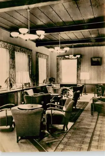 AK / Ansichtskarte Ilsenburg Harz Sachsen-Anhalt Kurheim Martin-Andersen-Nexoe Klubraum Innenraum Sessel Holzdecke Lounge