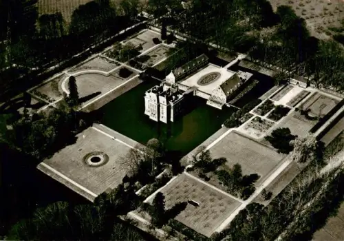 AK / Ansichtskarte De Steeg RHEDEN Gelderland NL Kasteel-Middachten Schlossanlage Wassergraben Parkanlage Gartenanlage Luftbild