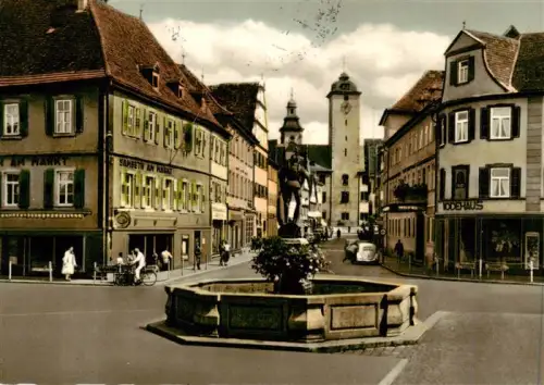 AK / Ansichtskarte BAD MERGENTHEIM BW Burgstrasse Deutschordensschloss Marktbrunnen Brunnen Turm Strassenszene Geschaefte Passanten