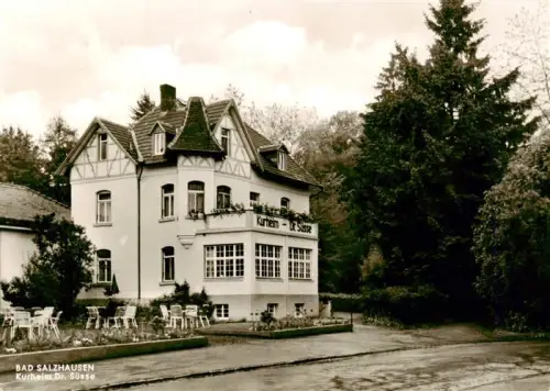 AK / Ansichtskarte Bad Salzhausen Nidda Wetteraukreis Hessen Kurheim-Dr-Suesse Fachwerkhaus Villa Garten Stuehle Kurort