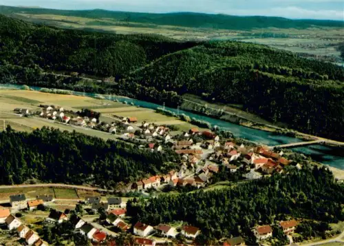 AK / Ansichtskarte Hemfurth-Edersee Edertal Hessen Edersee Dorf Wald Fluss Fliegeraufnahme Felder