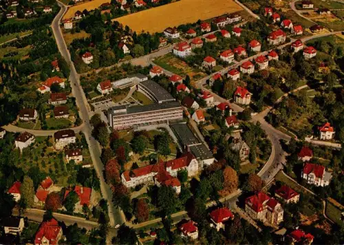 AK / Ansichtskarte BAD PYRMONT Niedersachsen Fliegeraufnahme Kurort Luftaufnahme Wohnhaeuser Villenviertel Kurgebaeude Gaerten