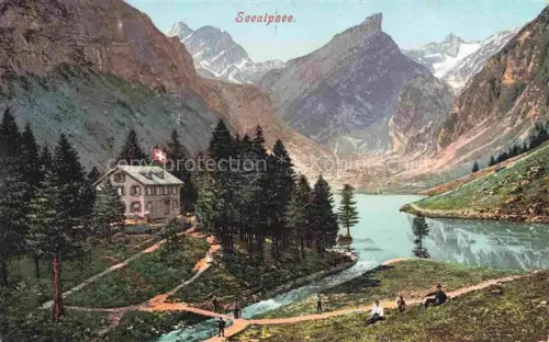 AK / Ansichtskarte Seealpsee 1139m Saentis Appenzell IR Seealpsee Bergsee Alpen Berghaus Schweizer-Flagge Wanderer Fichten Gebirge
