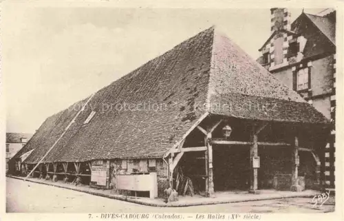 AK / Ansichtskarte Dives-sur-Mer CABOURG LISIEUX 14 Calvados Halles Marktgebaeude Fachwerk Dach Mittelalter