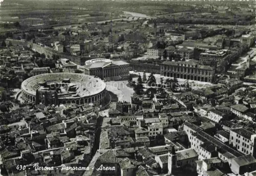 AK / Ansichtskarte VERONA  Veneto IT Arena Amphitheater Fliegeraufnahme Piazza-Brà Altstadt Daecher Stadtpanorama