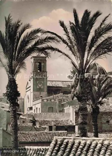 AK / Ansichtskarte BENIDORM ES Kirchturm Palmen Daecher Altstadt Glockenturm Uhr