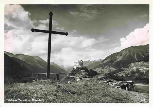 AK / Ansichtskarte Tarasp Schuls Scuol GR Schloss-Tarasp Kreuzberg Kreuz Bergtal Alpen Weiler Wiesen Engadin