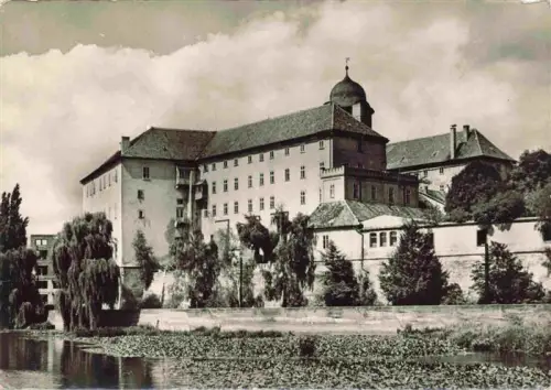 AK / Ansichtskarte Podiebrad Tschechien Bad Zámek Schloss Fluss Weiden Kuppel Lázn? Kurort