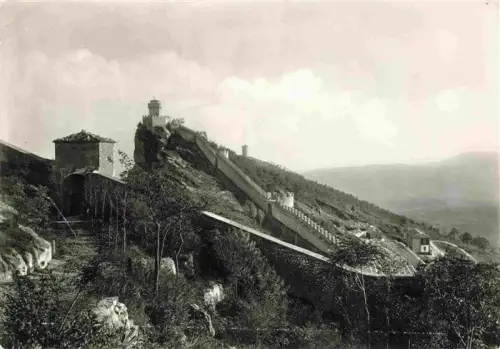 AK / Ansichtskarte SAN MARINO  Repubblica di Festung Stadtmauer Tuerme Felsgrat Wehrturm Zinnen Bergpanorama