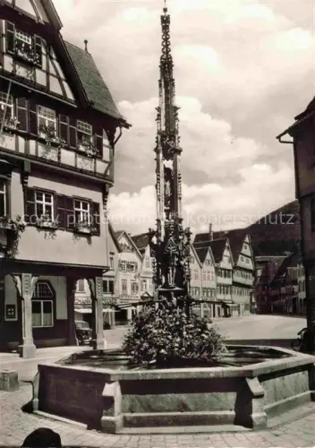 AK / Ansichtskarte URACH Bad Reutlingen BW Marktbrunnen Marktplatz Fachwerkhaeuser Brunnen gotisch Marktplatz