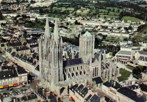 AK / Ansichtskarte COUTANCES 50 Manche Cathédrale-Notre-Dame Gotik Église-Saint-Nicolas Altstadt Luftbild