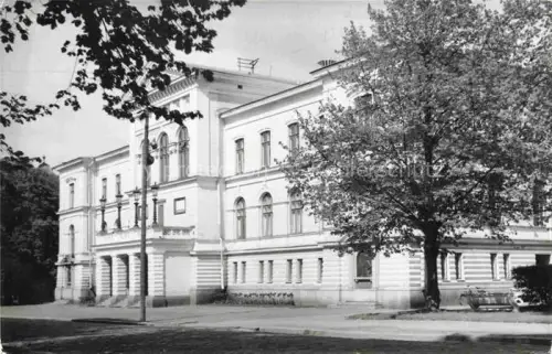 AK / Ansichtskarte Vaasa Vasa Suomi Kaupungintalo Stadshuset Rathaus Gruenderzeitgebaeude Baeume S/W