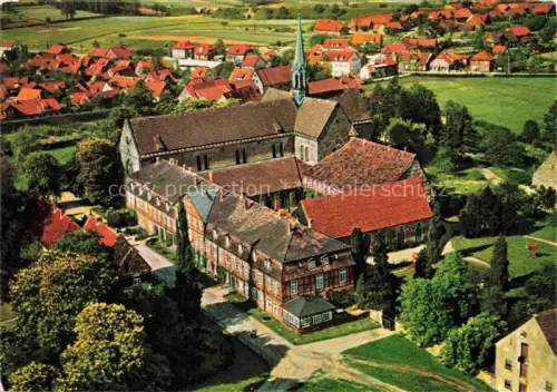 AK / Ansichtskarte Loccum Rehburg-Loccum Nienburg Niedersachsen Kloster-Loccum Klosterkirche Kreuzgang Luftbild Dorf Felder Kirche Fachwerk