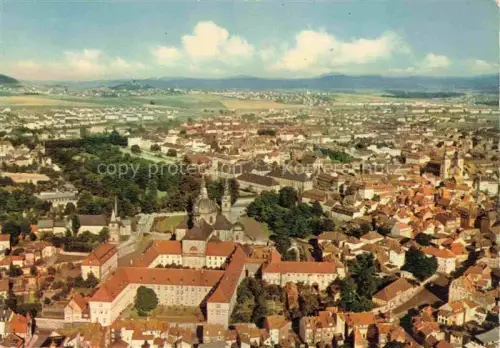 AK / Ansichtskarte FULDA Hessen Dom Klosteranlage Barockkirche Innenstadt Daecher Huegelkette Luftbild