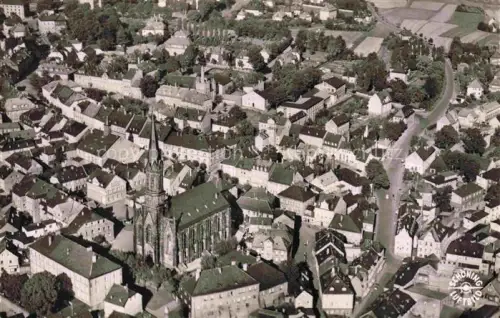 AK / Ansichtskarte Muenchberg  Oberfranken HOF Bayern Fliegeraufnahme Kirche Altstadt Oberfranken Wohngebiet