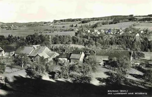 AK / Ansichtskarte Ehrikon Ludetswil Wildberg Pfaeffikon ZH Ludetswil Wildberg Bauernhof Felder Wald Huegelland Talblick