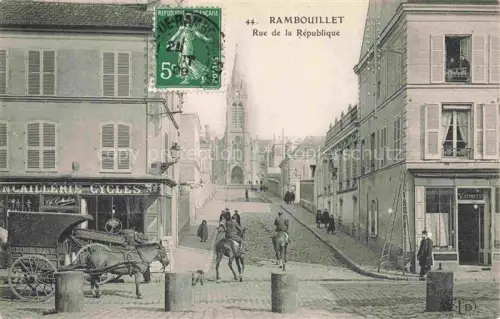 AK / Ansichtskarte RAMBOUILLET 78 Yvelines Rue-de-la-République Kirche Pferd Pferdewagen Quincaillerie-Cycles Strassenszene