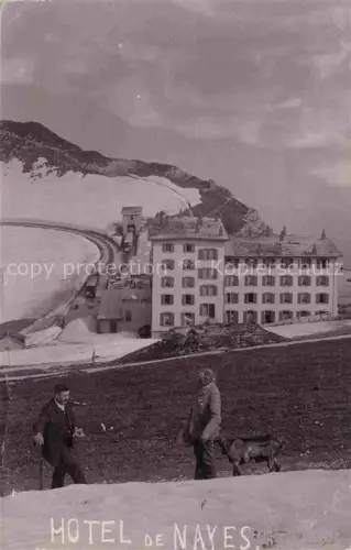 AK / Ansichtskarte Rochers de Naye VD Hôtel-de-Naye Berghotel Schnee Maenner Ziege Bergbahn