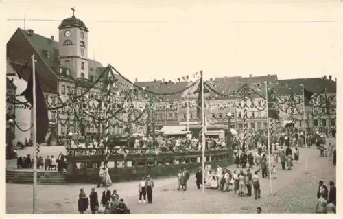 AK / Ansichtskarte Klosterbuch LEISNIG Sachsen Marktplatz Rathaus Uhrenturm Heimatfest Girlanden Festschmuck Menschenmenge