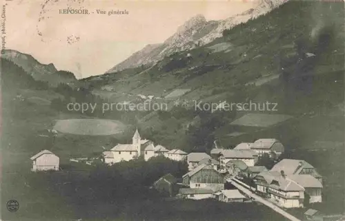 AK / Ansichtskarte Le Reposoir 74 Haute-Savoie Kirche Bergtal Wiesen Haeuser Alpen Bergdorf