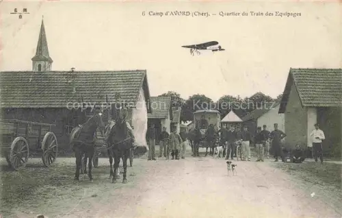 AK / Ansichtskarte Avord BOURGES 18 Cher Camp-d Avord Quartier-du-Train-des-Equipages Soldaten Pferde Wagen Flugzeug Militaerlager Kirche