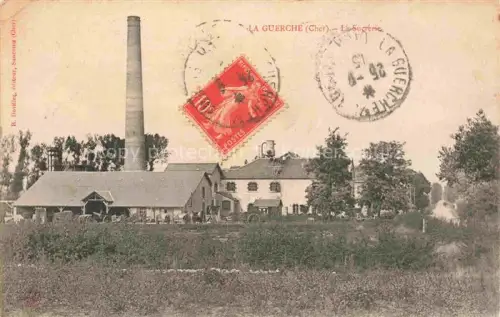 AK / Ansichtskarte La Guerche-sur-l Aubois 18 Cher Sucrerie Fabrik Schornstein Zuckerfabrik Felder Gebaeude