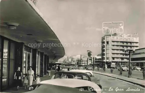 AK / Ansichtskarte CARACAS Venezuela Gran-Avenida Sabana-Grande Strassenszene Autos Hochhaeuser Hotel-Ivatel Geschaefte Passanten